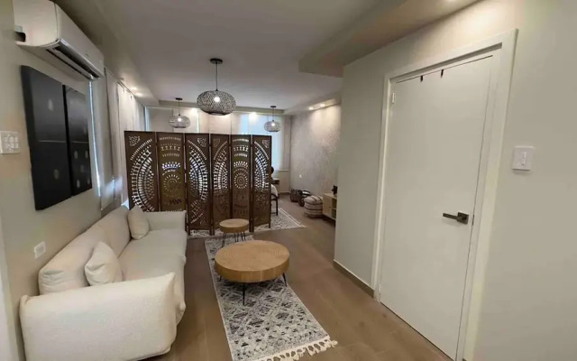 New 5 Bedroom Private Pool Near Superfood