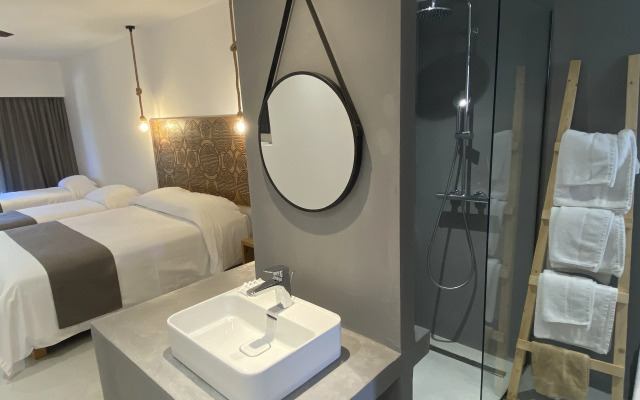 Helios Beach Hotel & Bungalows