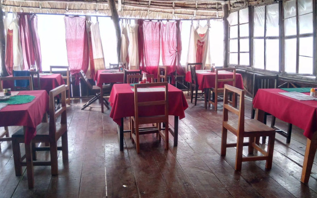 Twisted Palms Lodge & Restaurant