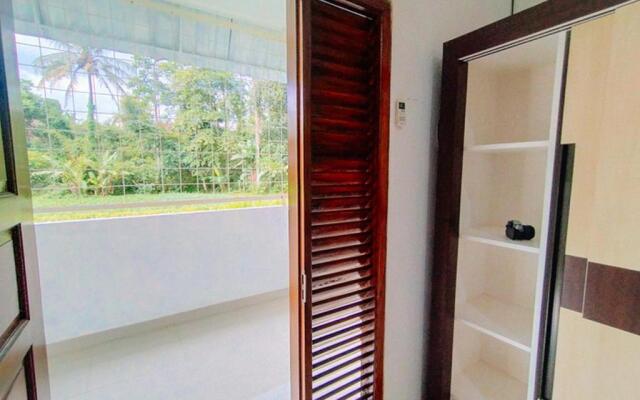 RedDoorz @ Artomoro Guest House