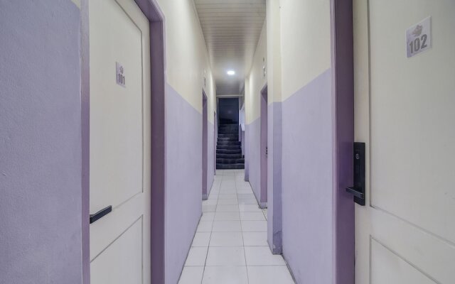 OYO 92040 Superstar Kost Dan Homestay