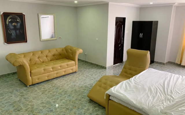 GrandBay Luxury Hotel