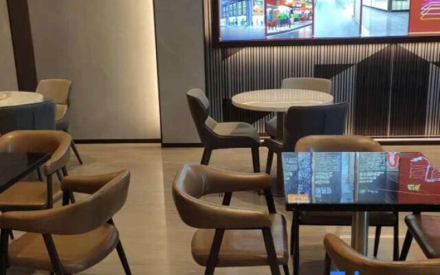 Weili Royal (Guangzhou Huadu Plaza Shuguang Road Branch)