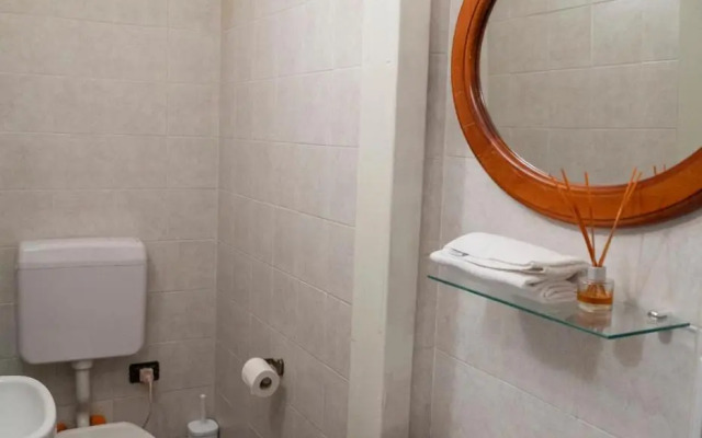 Travellers Photo Home