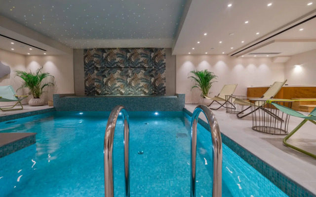 Ionian Plaza Hotel