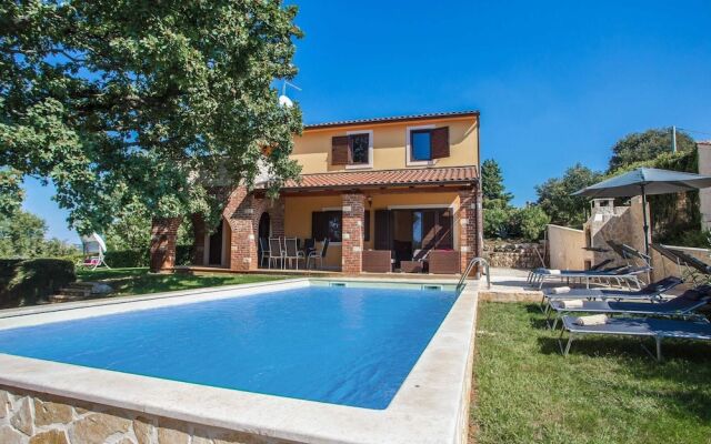 Adorable Holiday Home With Private Swimming Pool & Terrace