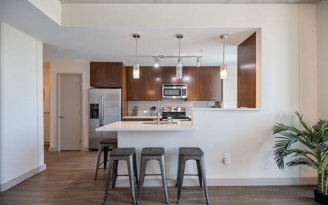 The Luxe Suites at University City