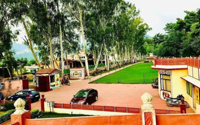 Tiger Club Resort