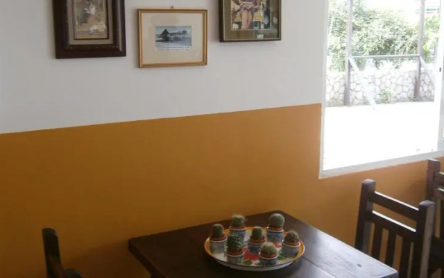 Mais Guesthouse & Coffee Shop