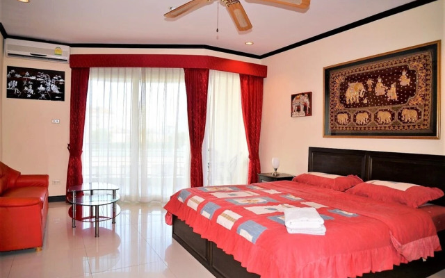 Jomtien Plaza Residence With sea View, spa Shower Bath tub