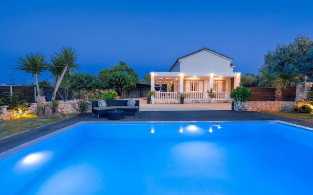 Pnoé Villa