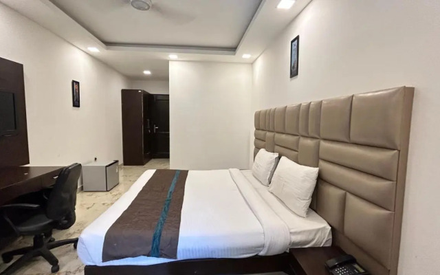 Perch Arbor-DLF Cyber City