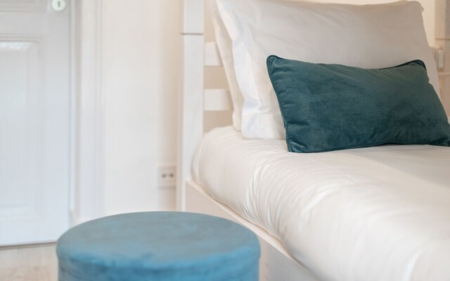 Your Rooms in Lisbon Guesthouse - For Families and Friends