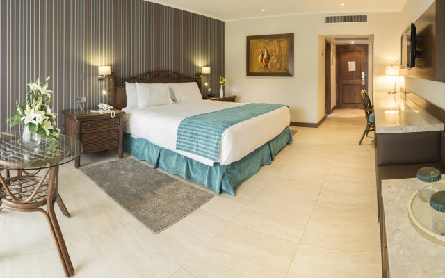 Camino Real Hotel
