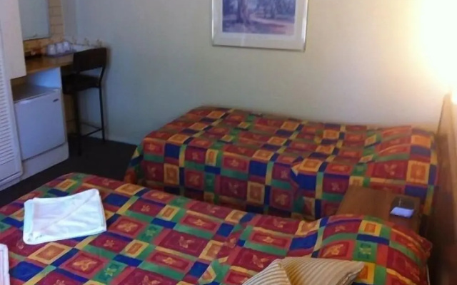 Mayfield Motel