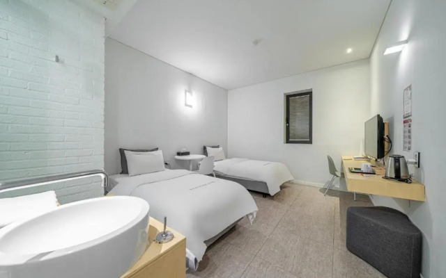 AMI Boutique Hotel