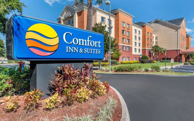 Comfort Inn & Suites Near Universal Orlando Resort - Convention Ctr