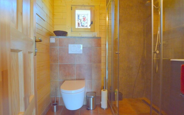 Cosy Chalet in Lottum With Garden