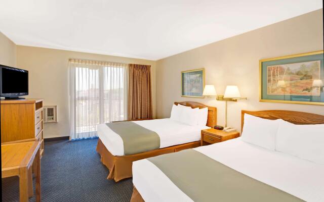 Travelodge by Wyndham Rapid City