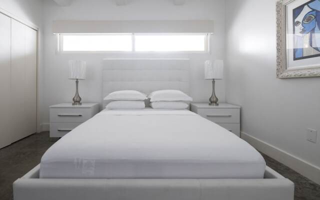 The Netherland R5F - Ocean Drive Condo