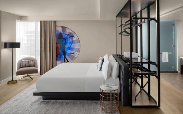 W Scottsdale