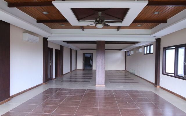 Kadambavanam Ethnic Village Resort