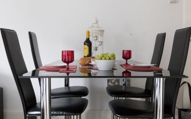 London Bridge Apartment