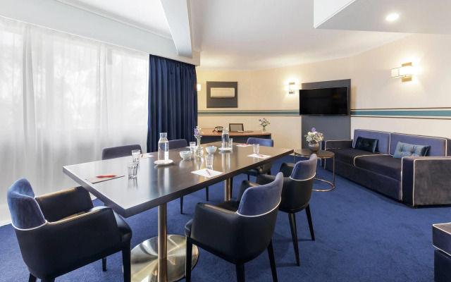 Ramada by Wyndham Diplomat Canberra