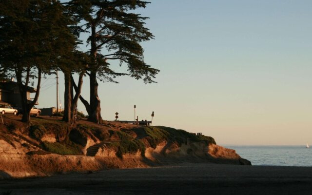 Ocean Echo Inn and Beach Cottages