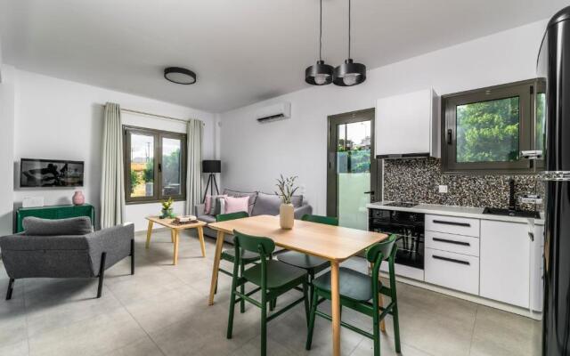 Nama LUXURY Villa 250m from the sea @Makry Gialos