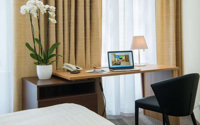 HiLight Suites Hotel