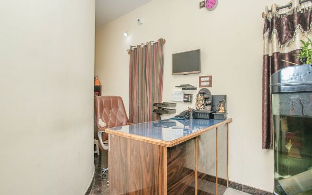 OYO 15482 Delite Suites