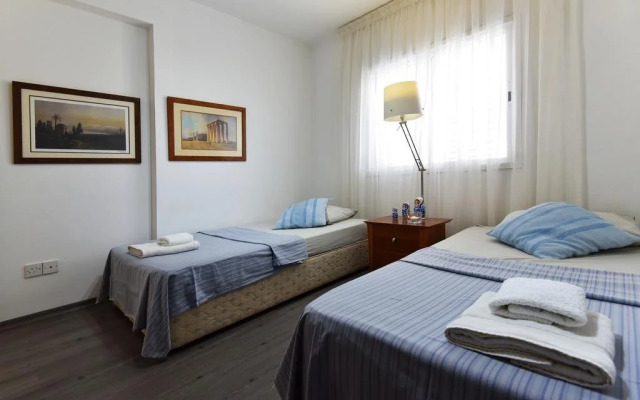2 Br Villa Blue Phoenix - Chg 8911