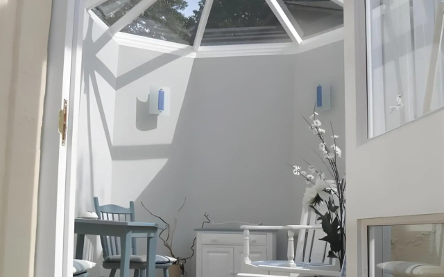 Trafalgar House