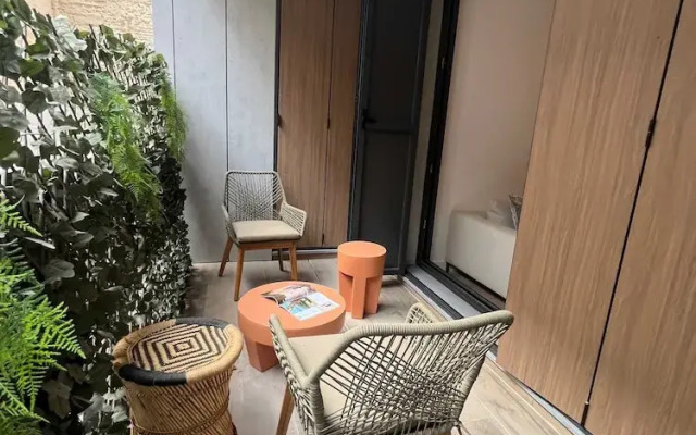 w Chic Urban 3BR w Sunny Terrace in Chueca
