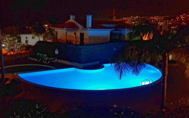 City Breaks With Pool - Belvedere Apartment