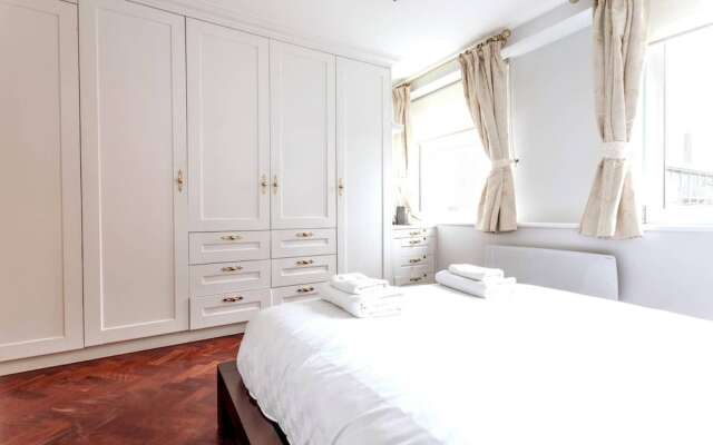 Spacious Holborn Apartment Close to Tube