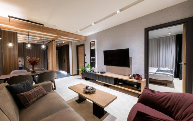 Woodside Residence 325