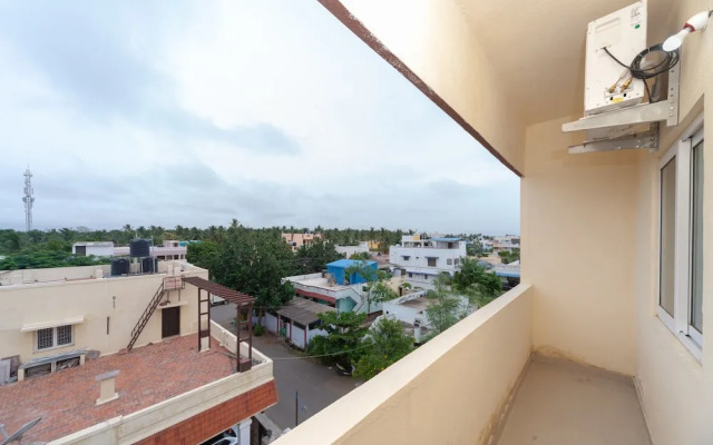 OYO 15702 Thulsi Residency