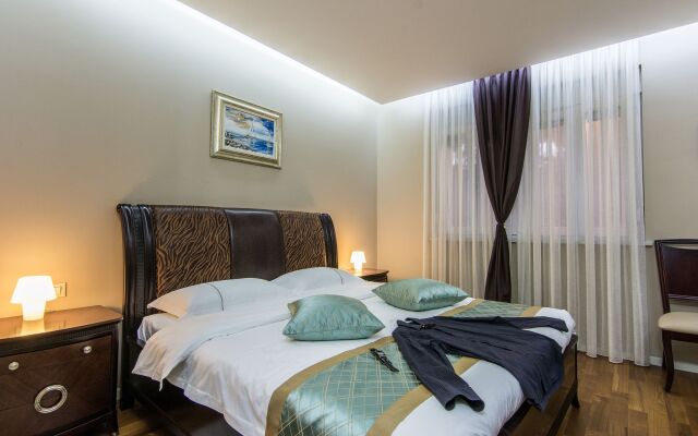 Scallop Regent Rooms