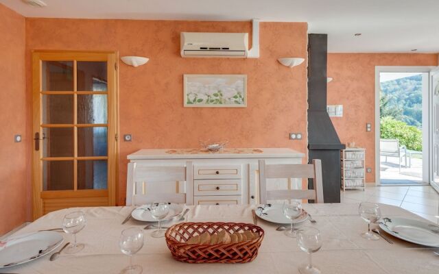 Beautiful, Modern Chalet Near to La Bresse