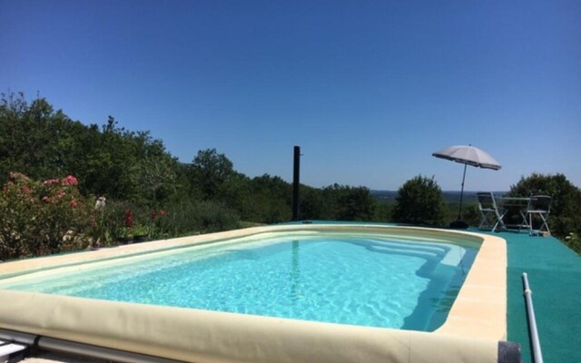 Luxury Villa in Cazals with Swimming Pool