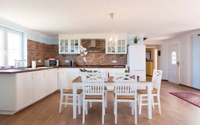 Lovely Apartment in Arona