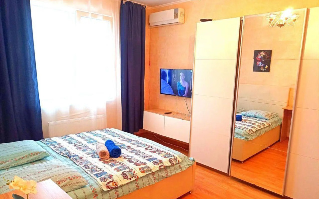 Apartments on Kuryzhova street 19k2