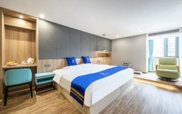 Super 8 Hotel Premier  (Xiamen Railway Station)