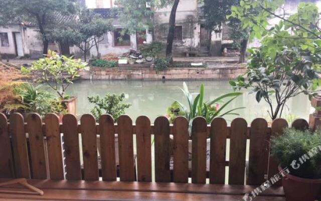 Tongli Jinshuilou Hostel