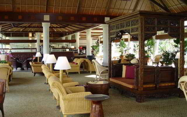 Royal Pacific Hotel