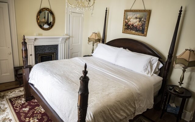 Rose Manor Inn B & B