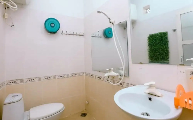 Huong Quynh Hotel