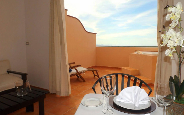 La Posada Hotel & Beach Club